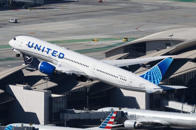 N23983 United Airlines Boeing 787 9 Dreamliner 1 1 scaled e1725036259283